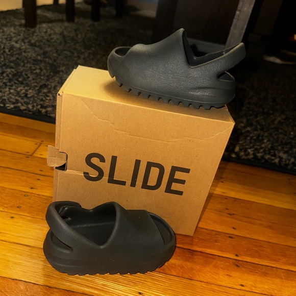 Adidas Yeezy Slide Infants Baby -  Sz 7K - - Picture 1 of 11